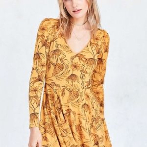 Kimchi Blue Katryna Floral Lace-Up Back